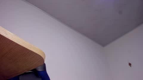 anny_vittar online show from August 6, 5:50 am