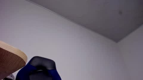 anny_vittar online show from August 14, 7:23 am