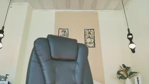 AnnyXhot online show from August 4, 1:08 pm