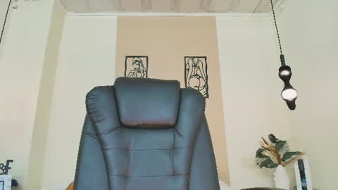 AnnyXhot online show from August 12, 6:21 pm