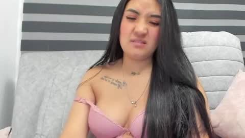 anthonella_gray25 online show from August 15, 4:16 am