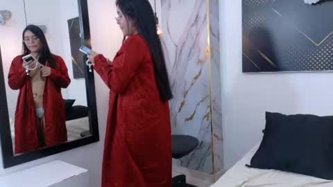 antonelagomez online show from August 7, 12:32 am