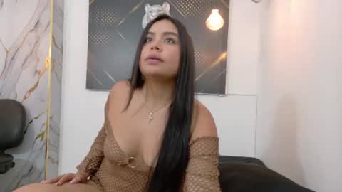 antonelagomez online show from August 12, 8:11 pm