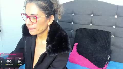 antonella_rizzo01 online show from July 25, 5:44 am