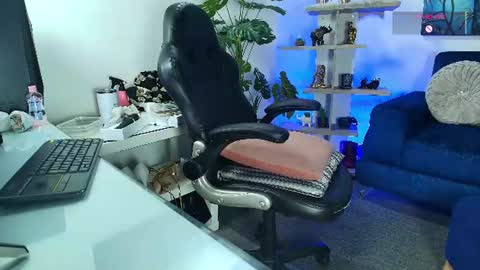 Antonella  online show from August 4, 10:40 pm