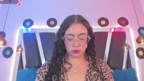 A N T O N E L L E  online show from August 9, 5:03 pm