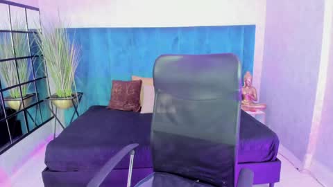 A N T O N I A online show from May 29, 1:19 am