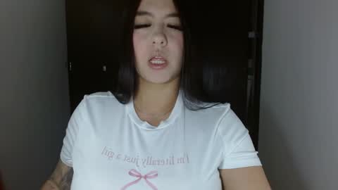 antonnella online show from May 28, 2:25 am