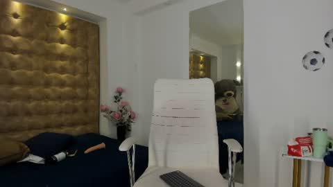 antony_d_ossa online show from August 7, 4:23 am