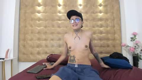 antony_d_ossa online show from August 14, 7:45 am