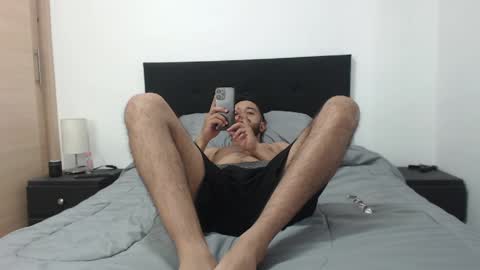 antony_smithh online show from April 29, 3:36 pm