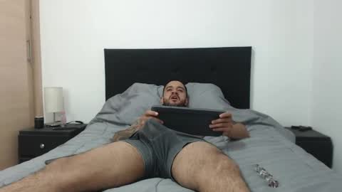 antony_smithh online show from April 29, 5:15 pm