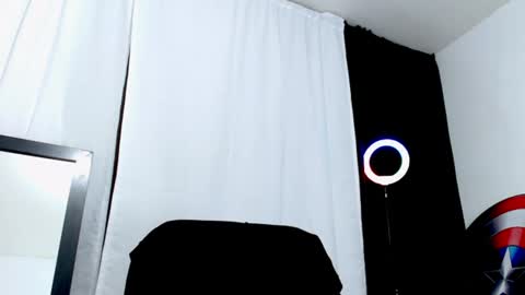 Instagram miguelangel1802  online show from August 2, 4:52 am