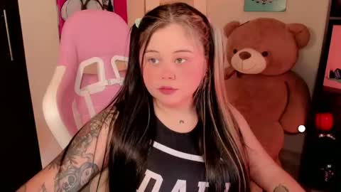  Independent model  online show from July 21, 7:16 pm