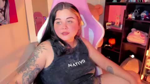   Independent model  online show from August 14, 3:10 am