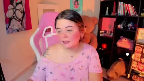   Independent model  online show from August 15, 2:04 am