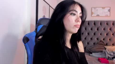 anya_belth online show from August 6, 12:53 am