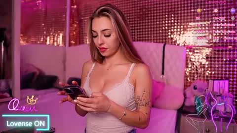 anya_sky_ online show from August 5, 4:32 am