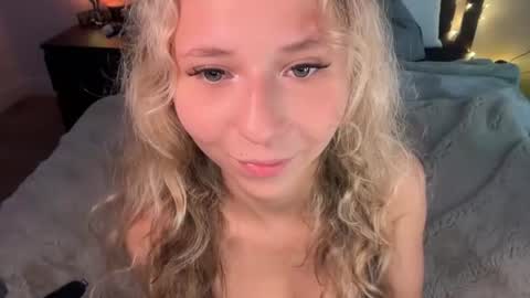 Anya online show from August 5, 6:50 pm