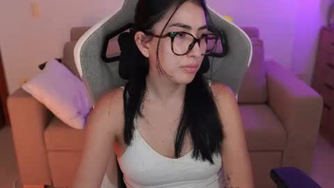 anya online show from August 7, 9:15 pm