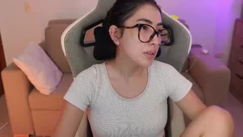 anya online show from August 11, 6:15 am