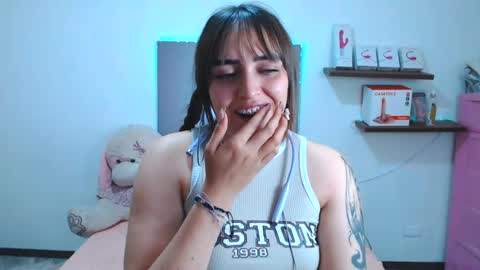 anyela_bubble19 online show from August 5, 7:17 am