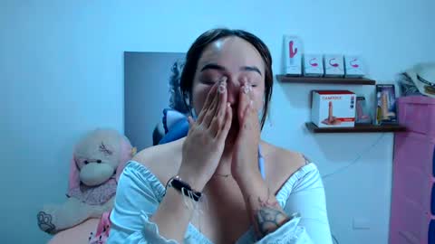anyela_bubble19 online show from August 8, 2:44 am