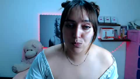 anyela_bubble19 online show from August 8, 3:50 am