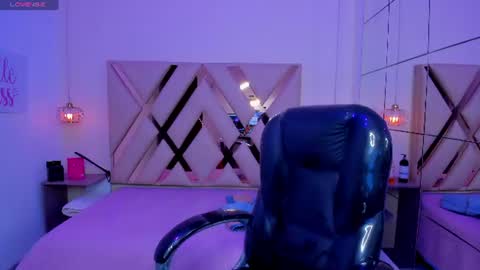 anyelotwink online show from August 3, 10:06 pm