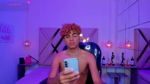 anyelotwink online show from August 4, 12:18 am
