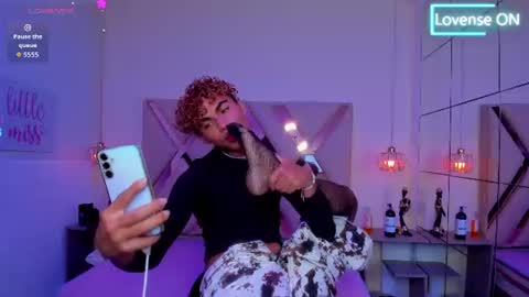 anyelotwink online show from August 5, 4:32 am