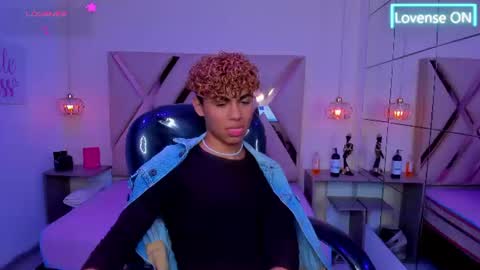 anyelotwink online show from August 5, 6:44 am