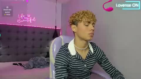 anyelotwink online show from August 8, 10:32 pm