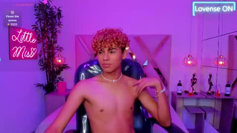 anyelotwink online show from August 18, 7:47 am