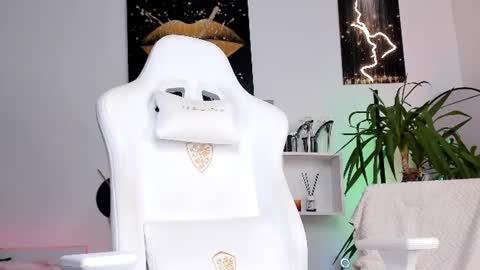 anyssyahoot online show from July 28, 3:18 pm