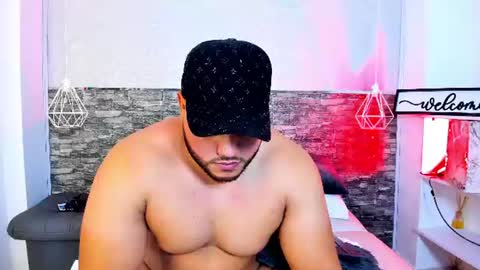 apolorusso online show from August 12, 1:24 pm
