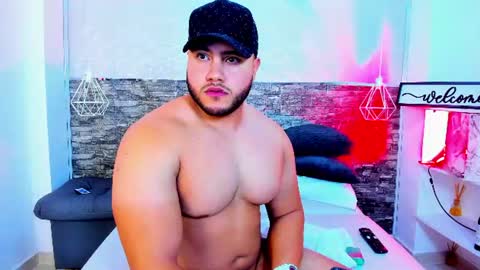 apolorusso online show from August 14, 11:58 am