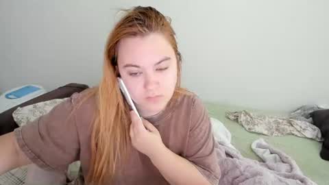 appleyummybuns online show from June 13, 7:27 am