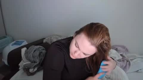 appleyummybuns online show from June 16, 4:55 am