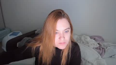 appleyummybuns online show from June 16, 6:01 am