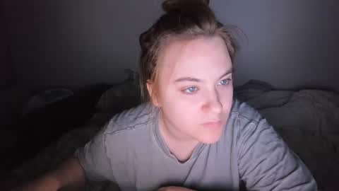 appleyummybuns online show from June 21, 9:15 pm