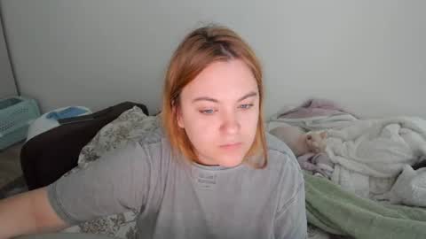 appleyummybuns online show from June 22, 5:41 am