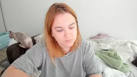 appleyummybuns online show from June 22, 10:38 am
