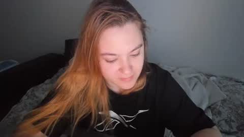 appleyummybuns online show from July 1, 2:34 am
