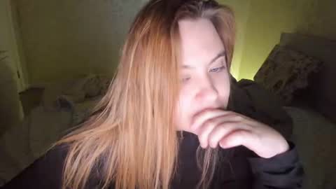 appleyummybuns online show from August 8, 9:15 pm