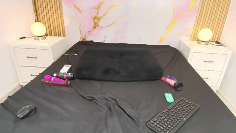 aprillross online show from May 27, 5:37 pm