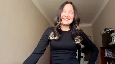 aracelypeaker online show from April 26, 11:50 am