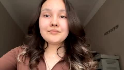 aracelypeaker online show from April 26, 2:02 pm