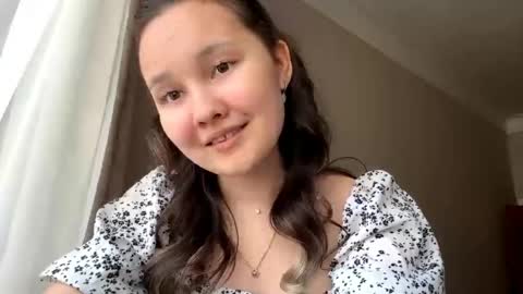 aracelypeaker online show from April 28, 12:49 pm