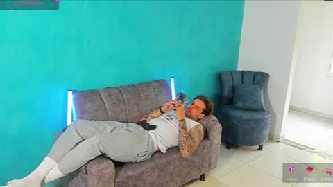 ares_blue online show from August 4, 3:20 pm